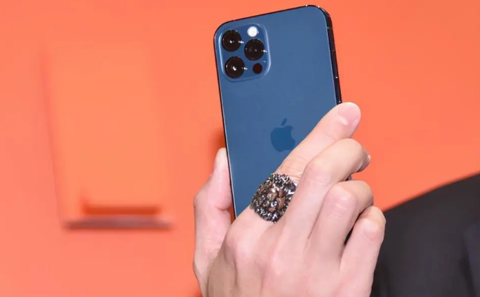 港口镇苹果手机维修分享iPhone12系列重启方法教程 