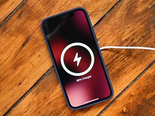 港口镇苹果手机维修分享iPhone 12可以随便充电吗 